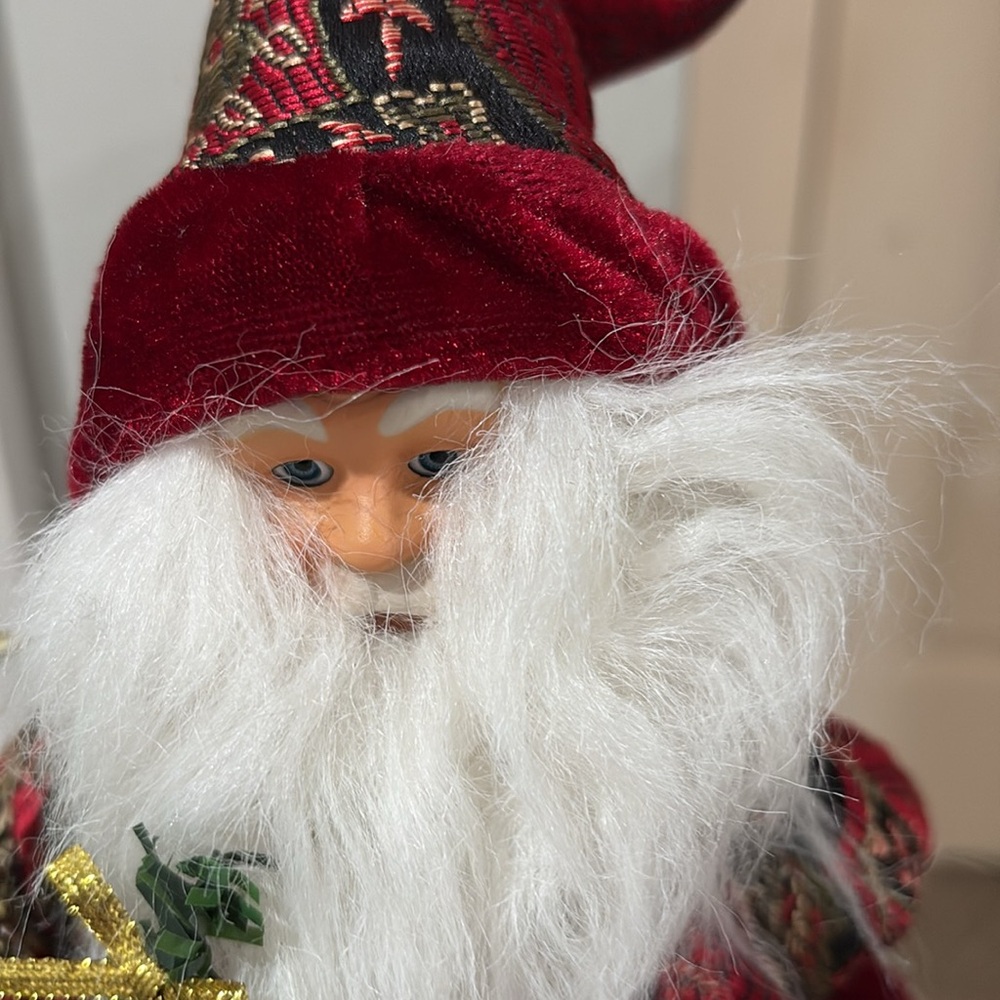 Holiday Decor Santa - Picture 9 of 14
